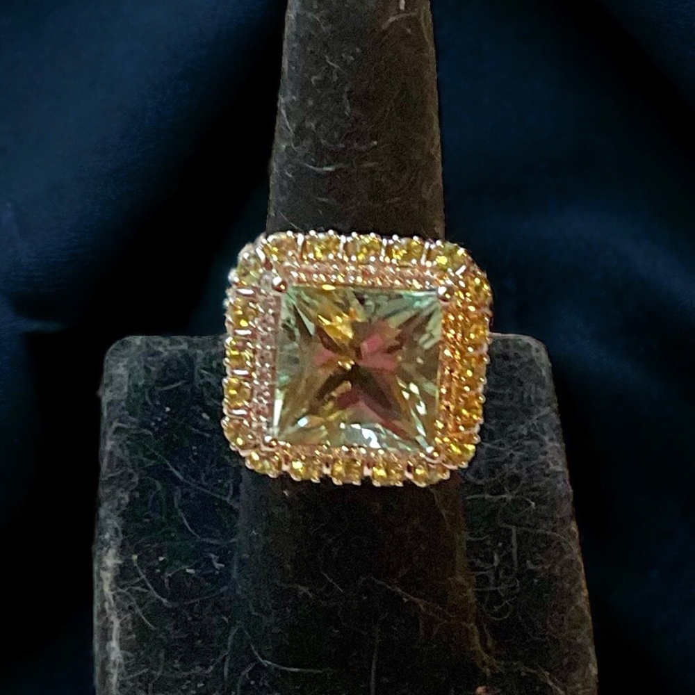 AFFINITY GEMS PRASIOLITE SQUARE CUT GEMSTONE & DIAMOND ROUND ACCENTS RING - Sz 5